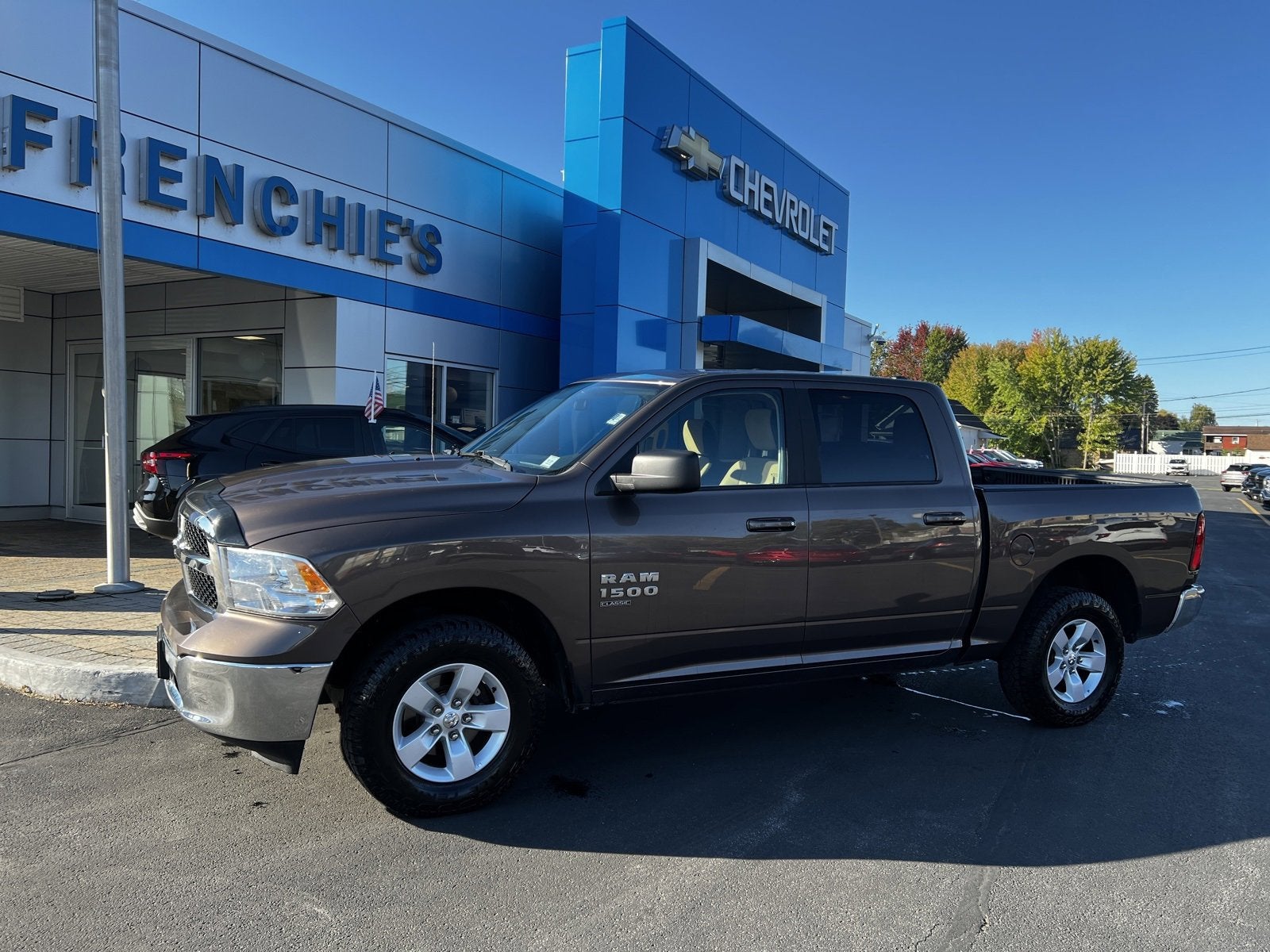 2021 RAM 1500 Classic SLT Crew Cab 4x4 5'7" Box