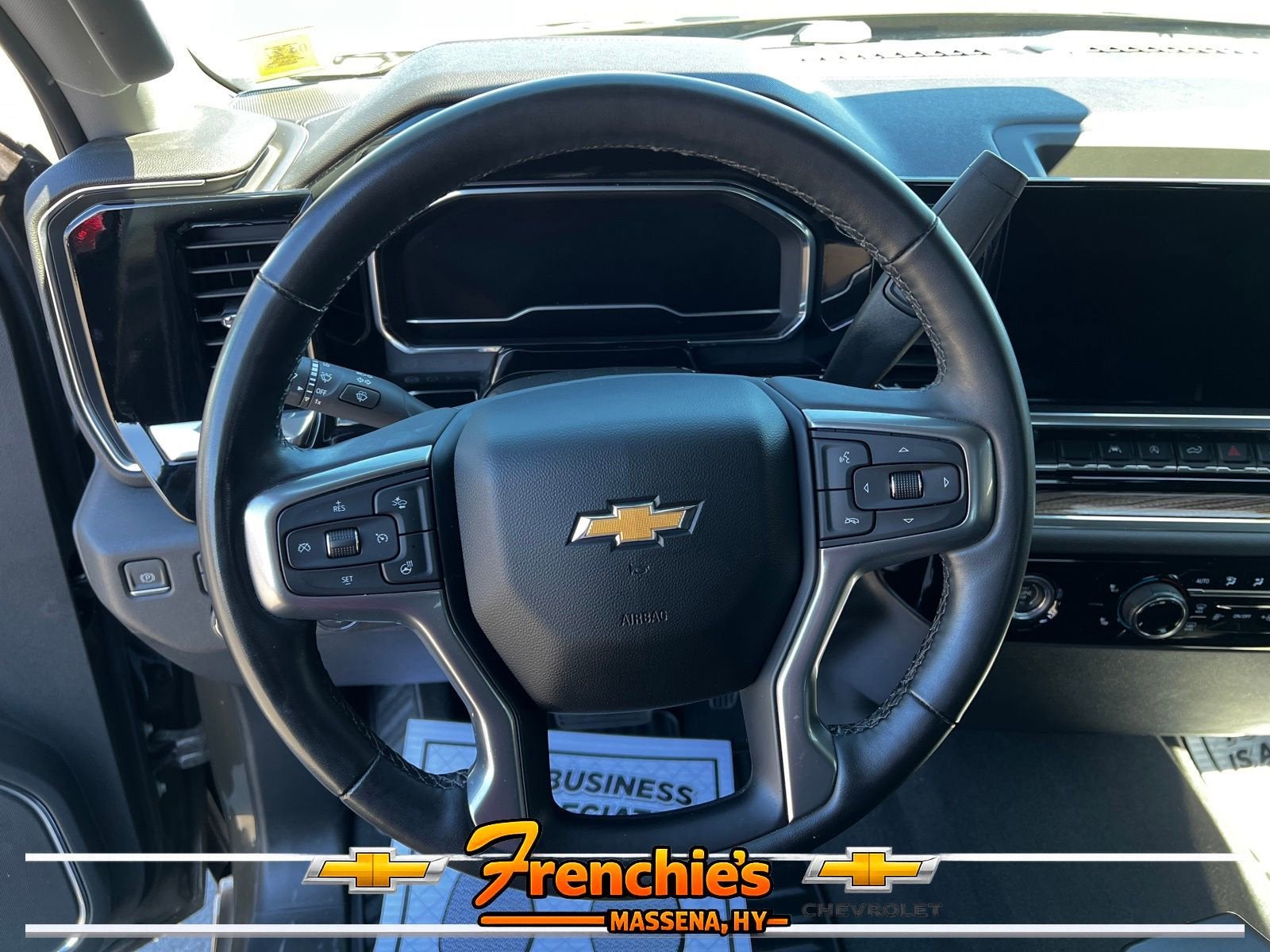 2023 Chevrolet Silverado 1500 LT (2FL)