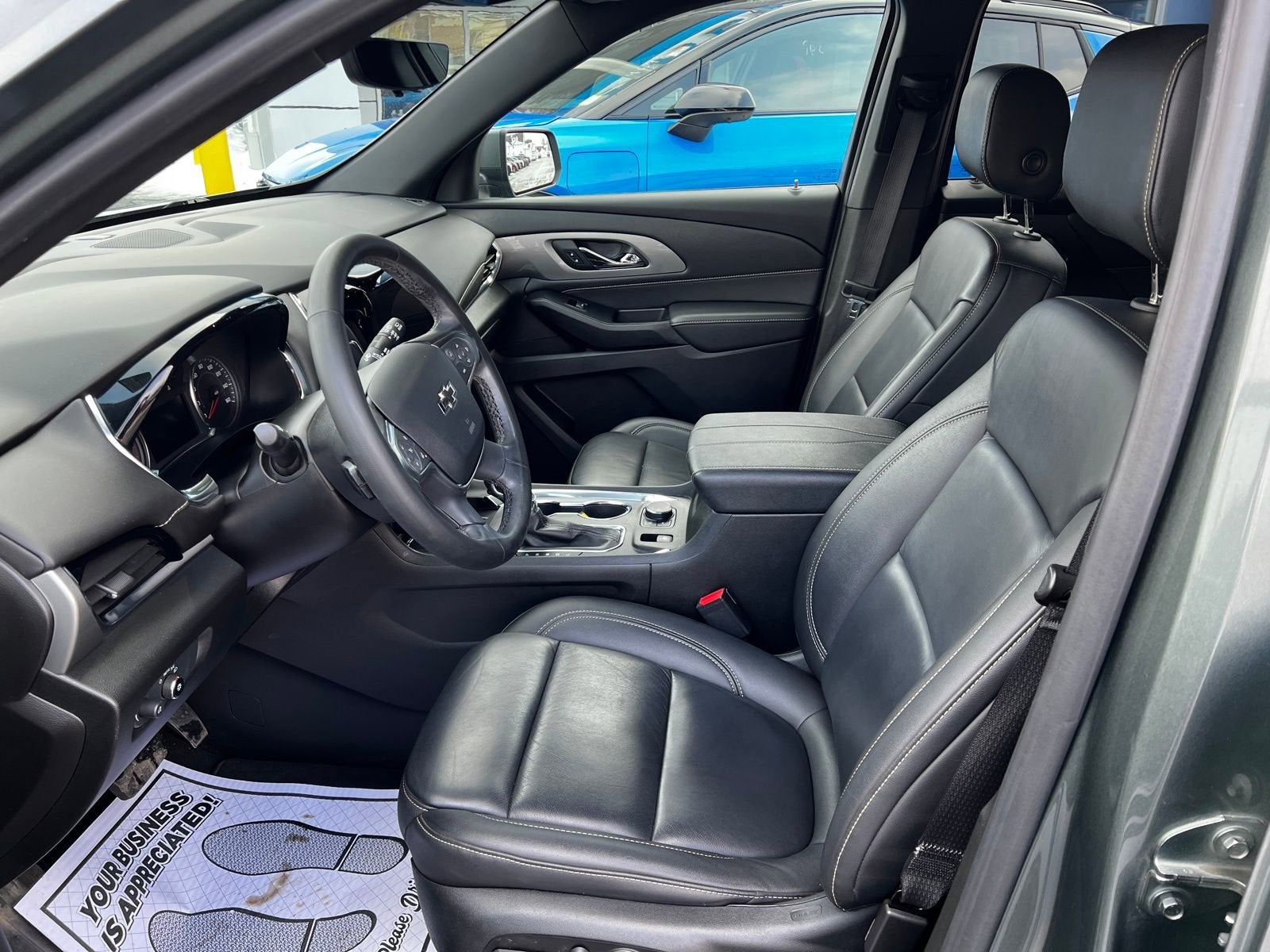 2023 Chevrolet Traverse LT Leather