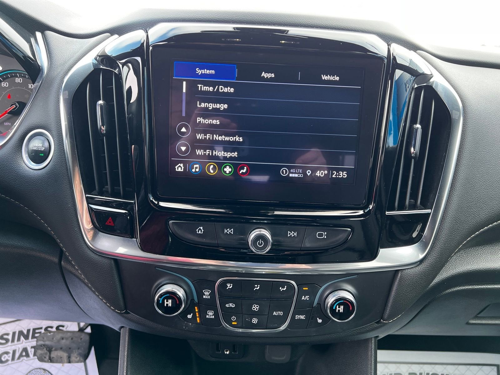 2023 Chevrolet Traverse LT Leather