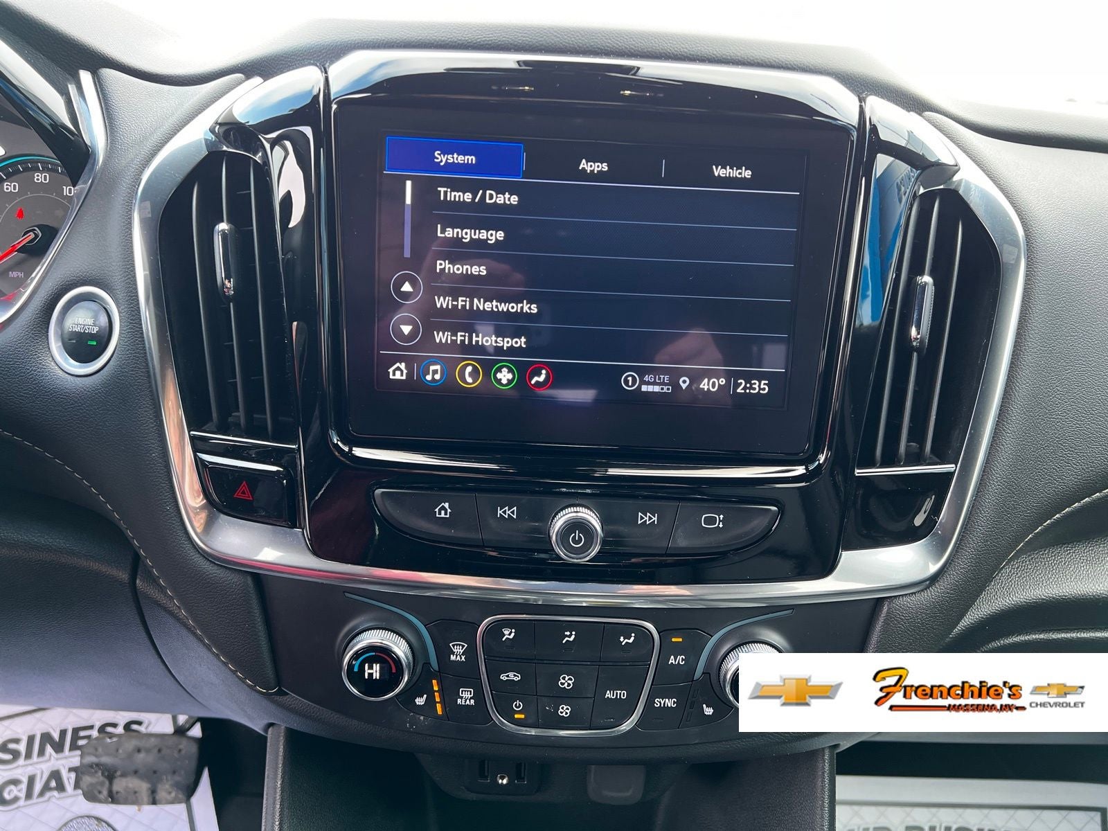 2023 Chevrolet Traverse LT Leather