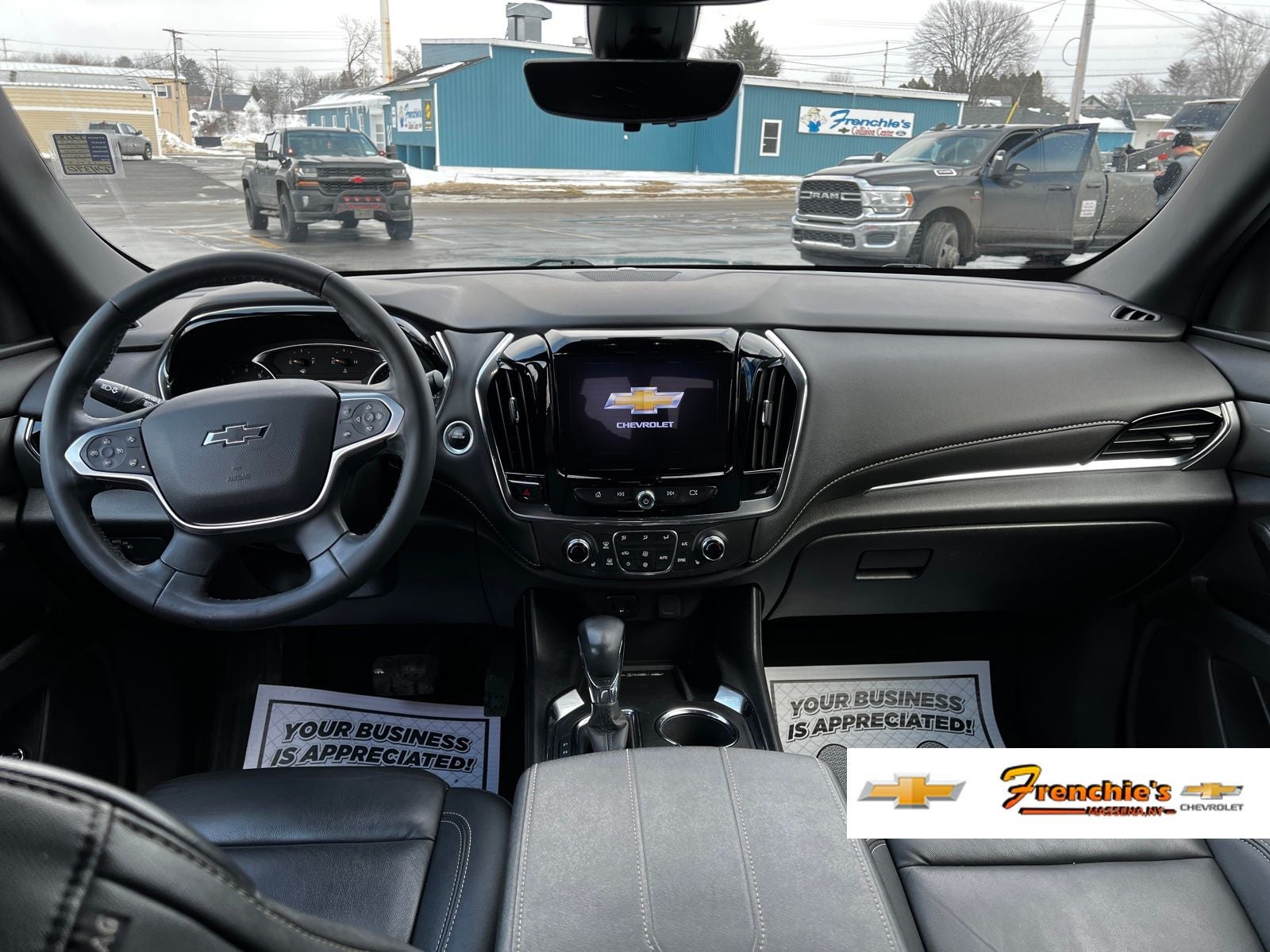 2023 Chevrolet Traverse LT Leather
