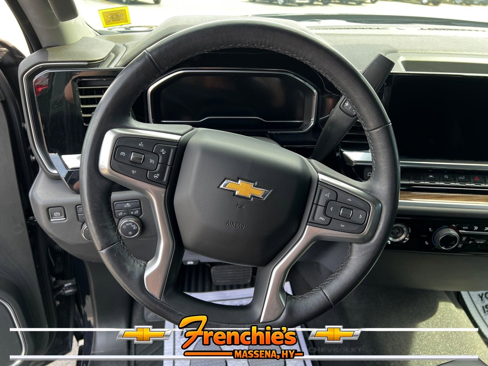 2022 Chevrolet Silverado 1500 LT (2FL)