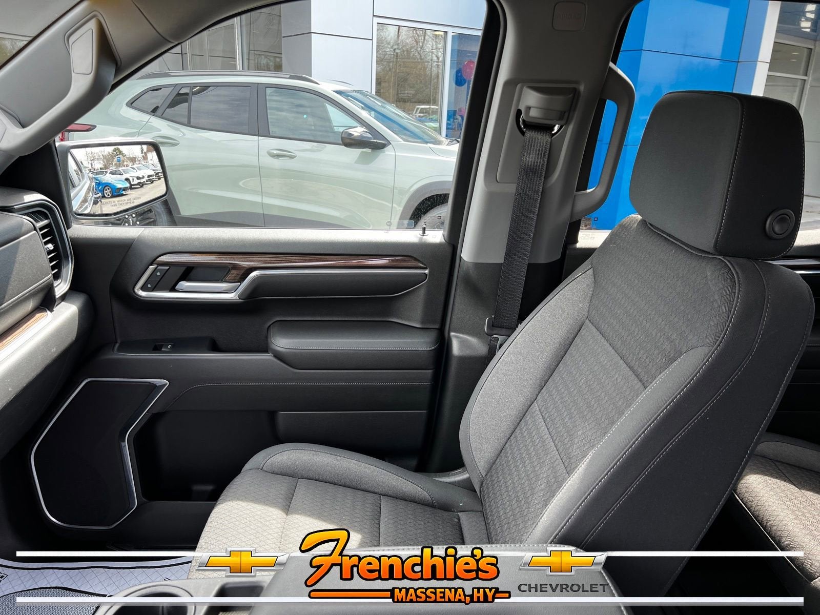 2022 Chevrolet Silverado 1500 LT (2FL)