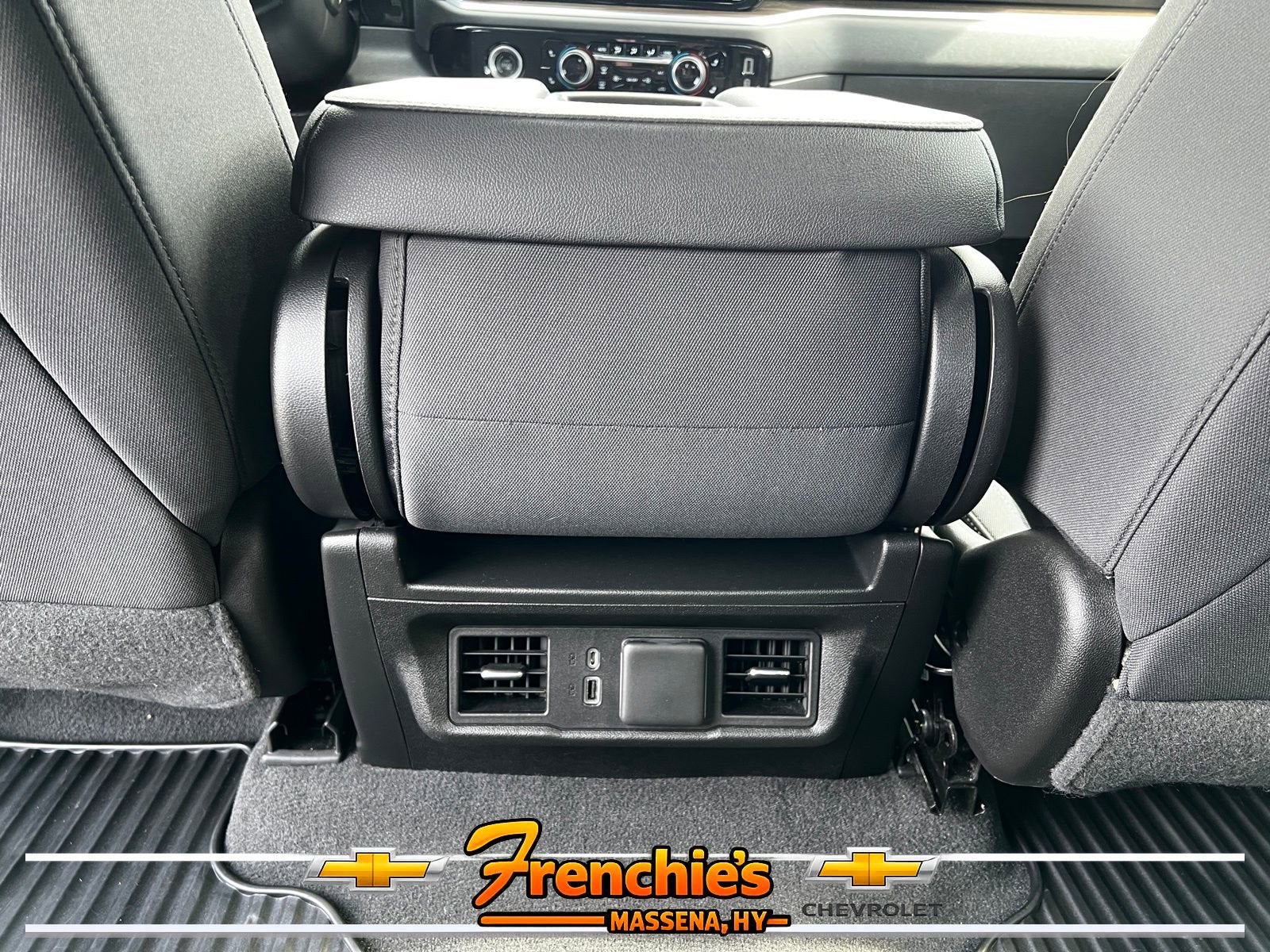 2022 Chevrolet Silverado 1500 LT (2FL)